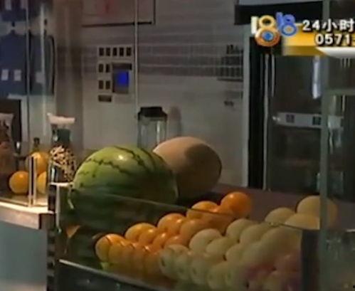 女生酒店吃瓜,揭秘女生宿舍里的美食秘密 第2张 女生酒店吃瓜,揭秘女生宿舍里的美食秘密 第2张