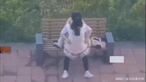 学校野战吃瓜视频,揭秘校园生活趣味瞬间