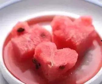 来月经吃瓜吗,女性健康饮食指南